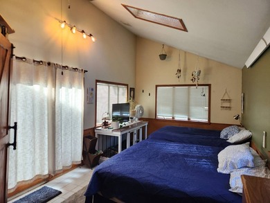 Charming home with wonderful space and many bedrooms. Main floor - photo 13