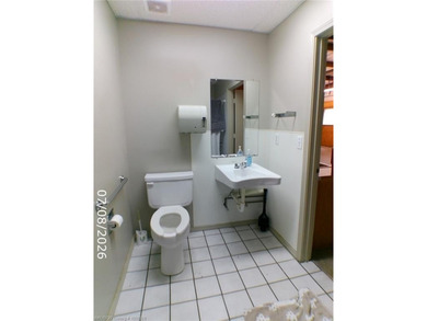 Close to the center of town. 3,200 sq ft office space, contains - photo 14