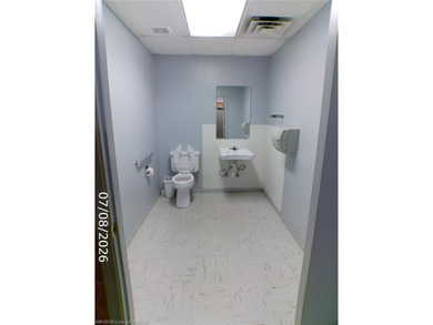 Close to the center of town. 3,200 sq ft office space, contains - photo 15