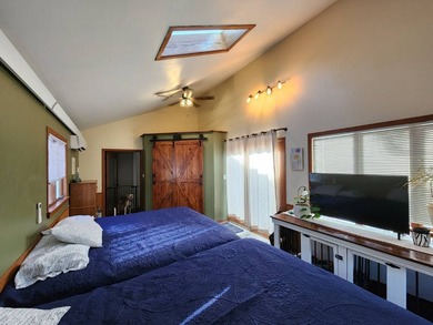 Charming home with wonderful space and many bedrooms. Main floor - photo 15