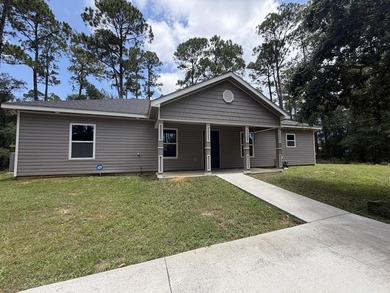 Welcome to 130 Emmons Lane, a beautifully maintained, newer - photo 2