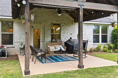 Welcome to this beautifully designed all brick story and a half - photo 23