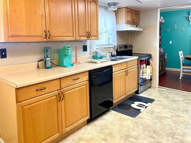 PRICED RIGHT & MOVE-IN READY!! Welcome to this charming 2BD/2BA - photo 24