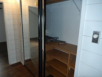 Charming home with wonderful space and many bedrooms. Main floor - photo 34