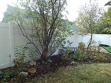 Charming home with wonderful space and many bedrooms. Main floor - photo 41