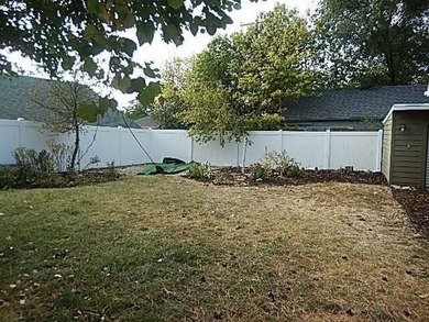 Charming home with wonderful space and many bedrooms. Main floor - photo 42