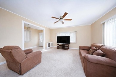 Welcome to this beautiful detached two story single family - photo 4