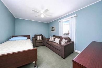 Welcome to this beautiful detached two story single family - photo 10