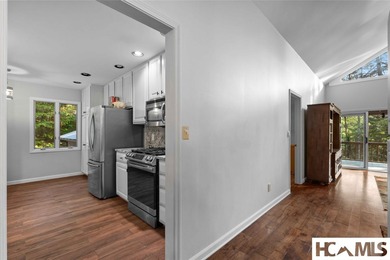 Welcome to 18 Horsepasture River Court, a charming 3-bedroom - photo 7