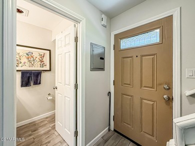 Tucked inside the sought-after 18-acre gated community of Canoga - photo 4