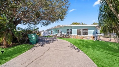 Port Charlotte Waterway Area Home For Sale in Port Charlotte Florida