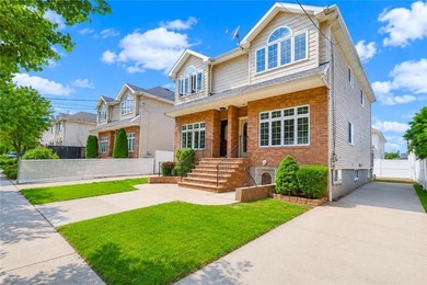 Discover 81 Gary Street, an impeccably cared-for residence - photo 2