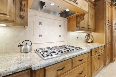 Welcome to your dream home, a perfect blend of elegance and - photo 13