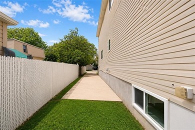 Discover 81 Gary Street, an impeccably cared-for residence - photo 6