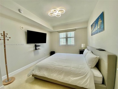 Beautifully corner unit, largest line in the 3/3 units. Done