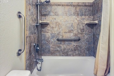 Spacious country living just minutes from town! Set on 2+ - photo 18