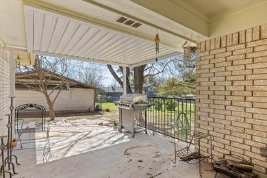 Half an acre, minutes from the square, FOUR car garage, flex - photo 22