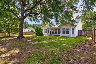 Cozy Home located on a sizable corner lot of Orange Grove in - photo 24