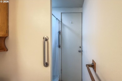 Spacious country living just minutes from town! Set on 2+ - photo 24