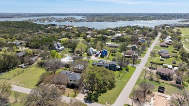 Half an acre, minutes from the square, FOUR car garage, flex - photo 30