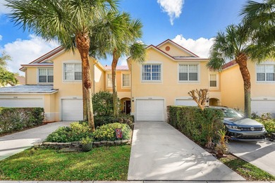 (private lake, pond, coastal) Townhome/Townhouse For Sale in Greenacres Florida