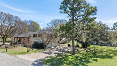 Half an acre, minutes from the square, FOUR car garage, flex - photo 37