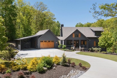 Discover refined mountain living in the heart of Chinquapin, a - photo 10