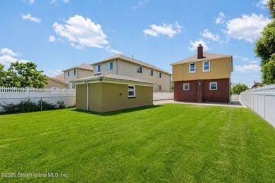 Extensively upgraded two-family detached house in the heart of - photo 8