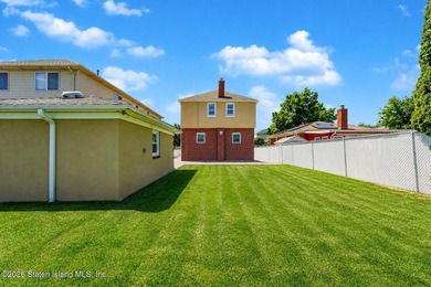 Extensively upgraded two-family detached house in the heart of - photo 9
