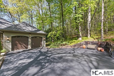Charming Burlingame home with a brand-new roof, just a short - photo 2