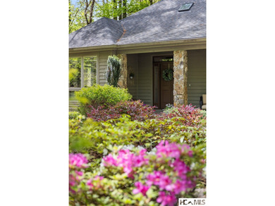 Charming Burlingame home with a brand-new roof, just a short - photo 4
