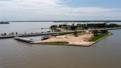 One of only 4 lots left in premier gated subdivision on deep - Lake Lot For Sale in Gun Barrel City, Texas