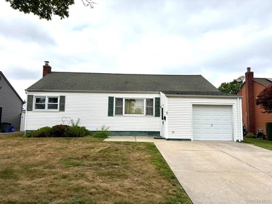 Welcome to this 3 bedroom Ranch on a desirable block in - photo 12