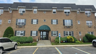 Welcome home to this 2nd floor spacious one-bedroom co-op in the - photo 2