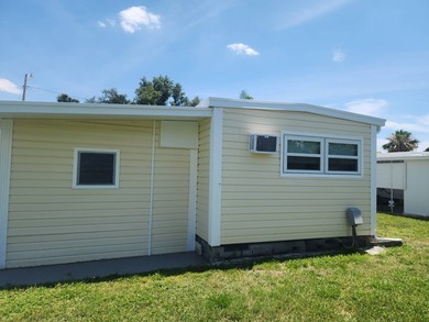 Welcome to this fully remodeled manufactured home in a wonderful - photo 3