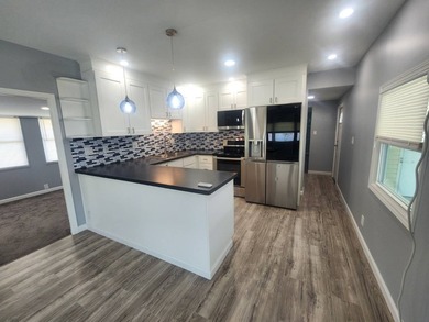 Welcome to this fully remodeled manufactured home in a wonderful - photo 10
