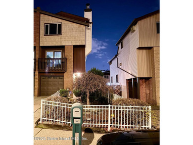Quite possibly the home you have been waiting for! This spacious - photo 2