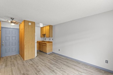 Cute condo in over age 55 complex with no age restriction on - photo 7