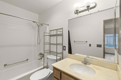Cute condo in over age 55 complex with no age restriction on - photo 9