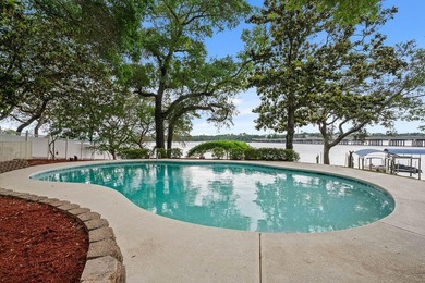 This is the waterfront lifestyle so many dream about, truly a - photo 9