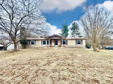 Lake Cumberland Home For Sale in Jamestown Kentucky