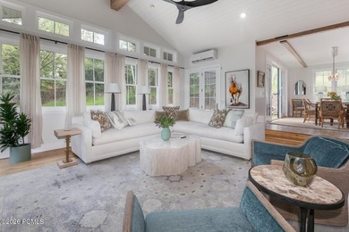 Location, luxury, and indoor/outdoor space abound at 2585 Aspen - photo 3