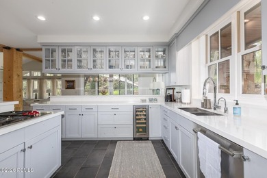 Location, luxury, and indoor/outdoor space abound at 2585 Aspen - photo 9