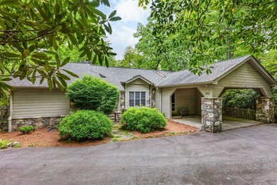 Lake Toxaway Home For Sale in Lake Toxaway North Carolina