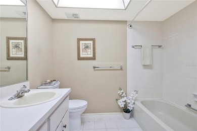 Virtually Staged. Rare Corner-Unit in the highly sought-after - photo 6