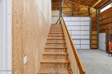 This is a great opportunity to live in a beautiful new shop home - photo 18