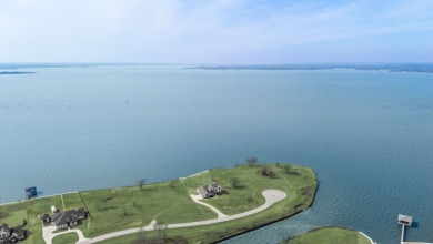 Amazing 4 bed 4 bath lake home on open water! Incredible views! - photo 3