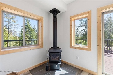 This is a great opportunity to live in a beautiful new shop home - photo 25