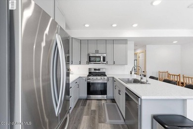 This is a great opportunity to live in a beautiful new shop home - photo 31