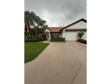Lake Home For Sale in Boynton Beach, Florida